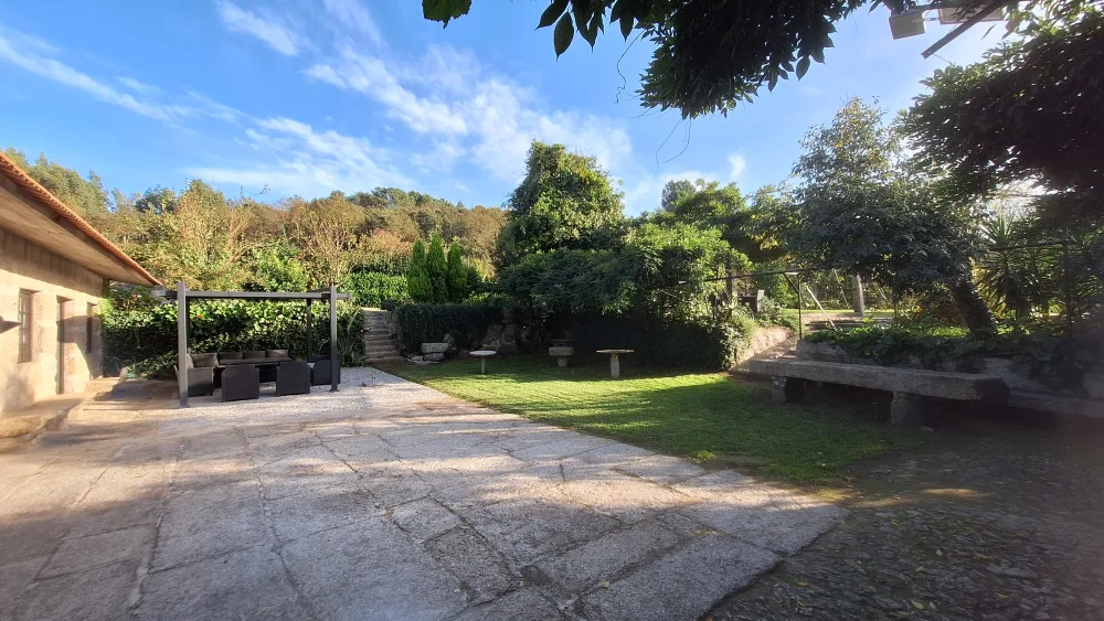 Garden and outdoor area